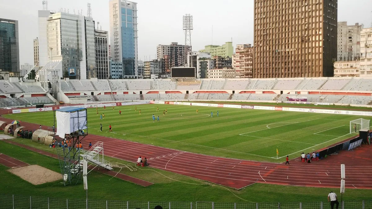 ណាហ្គាវើលដ៍ football stadium